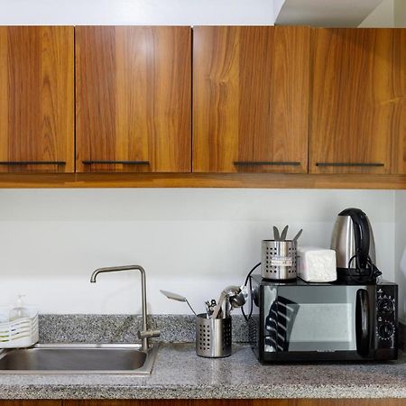 מנילה 5880 Enriquez Residences מראה חיצוני תמונה