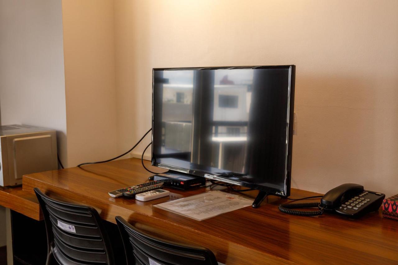 מנילה 5880 Enriquez Residences מראה חיצוני תמונה