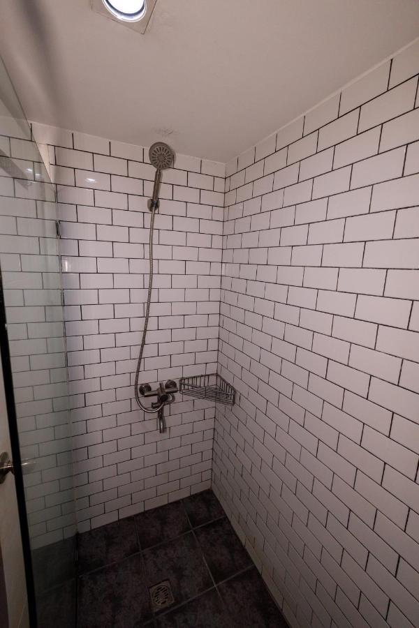 מנילה 5880 Enriquez Residences מראה חיצוני תמונה
