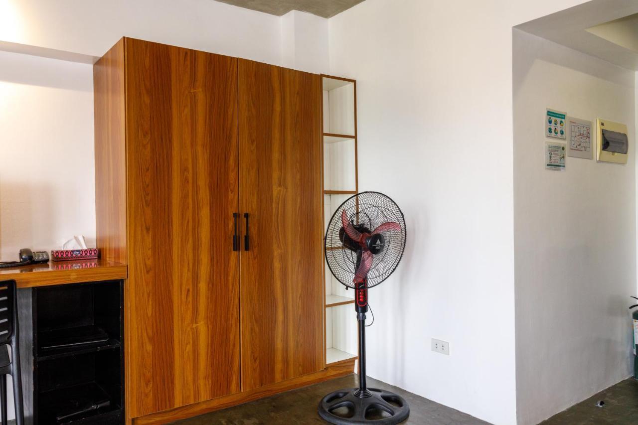 מנילה 5880 Enriquez Residences מראה חיצוני תמונה