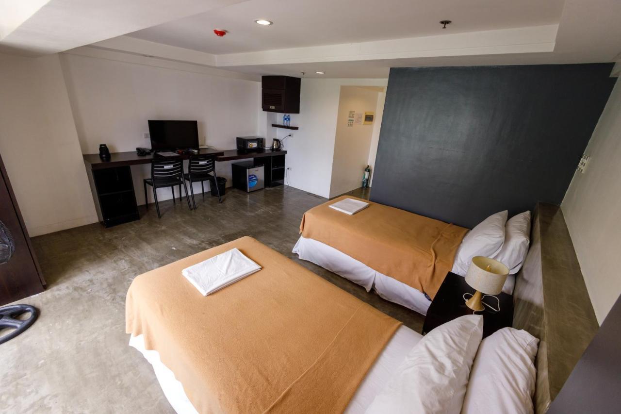 מנילה 5880 Enriquez Residences מראה חיצוני תמונה