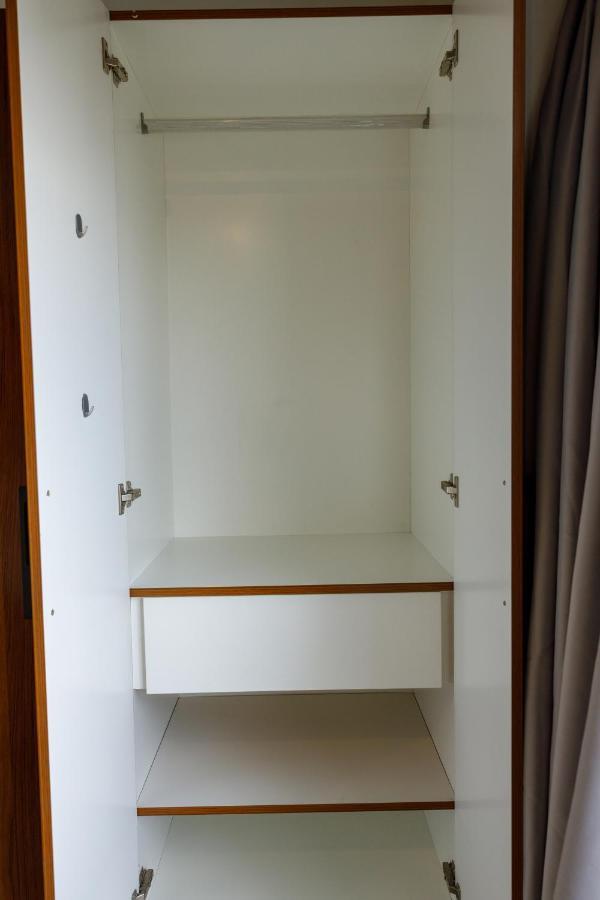 מנילה 5880 Enriquez Residences מראה חיצוני תמונה