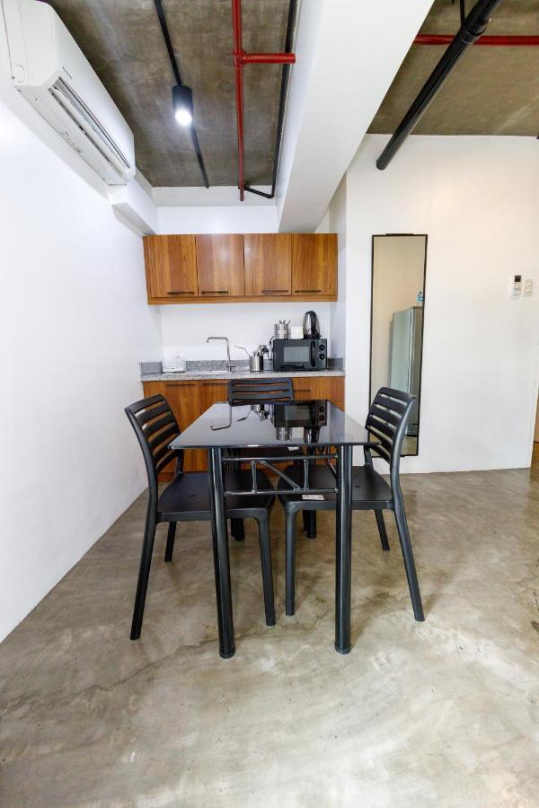 מנילה 5880 Enriquez Residences מראה חיצוני תמונה