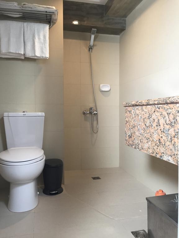 מנילה 5880 Enriquez Residences מראה חיצוני תמונה