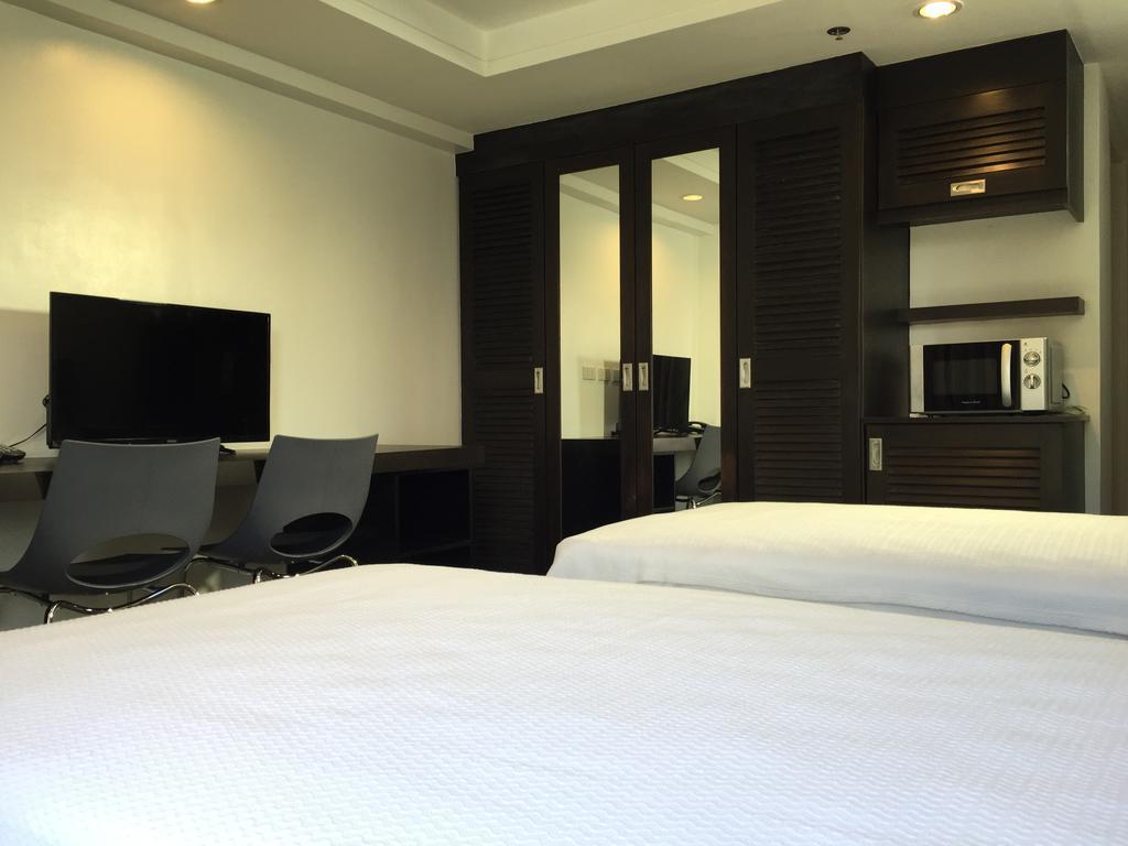 מנילה 5880 Enriquez Residences מראה חיצוני תמונה